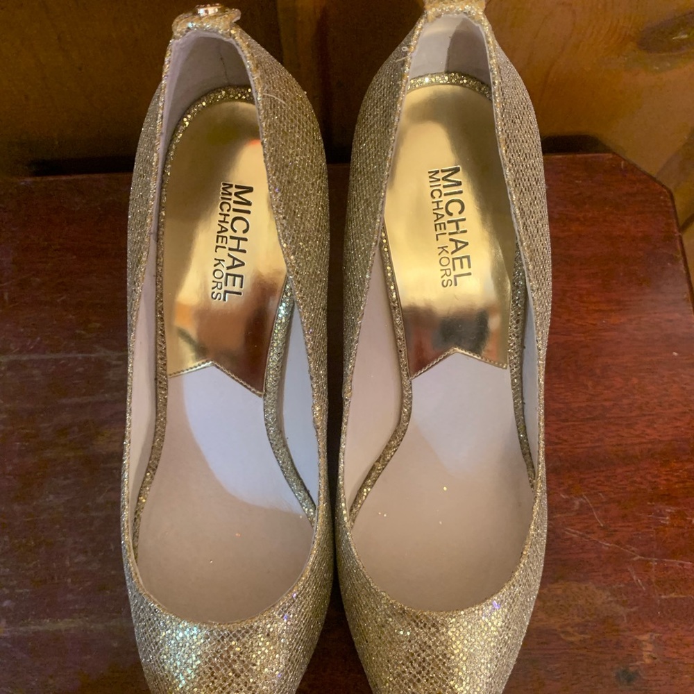 Kept in original box, classy, Michael Kors beautiful high heels. GREAT condition